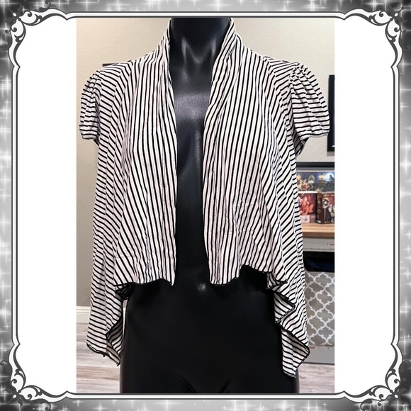 Black White Striped Crop Cardigan Shrug Buckle Free Waterfall Kimono Bke People - Picture 2 of 7